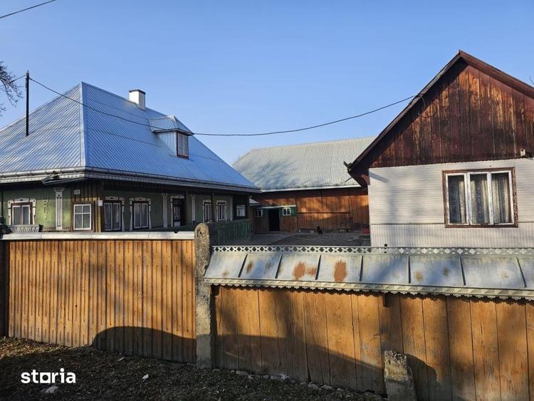 Casă cu 4 camere cu Teren 5400 Mp în Frătăuții Vechi