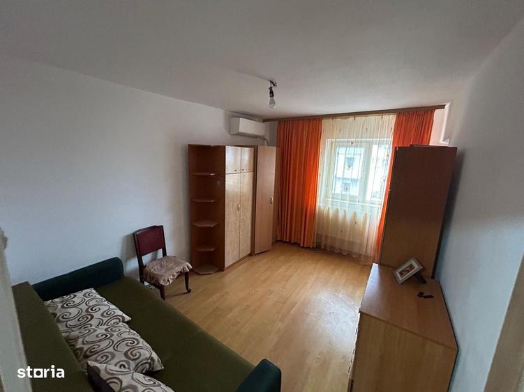 Garsonieră decomandată în Central