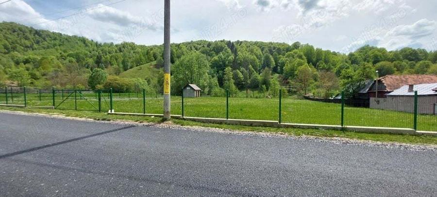 Teren de 12820 mp, în Agăș