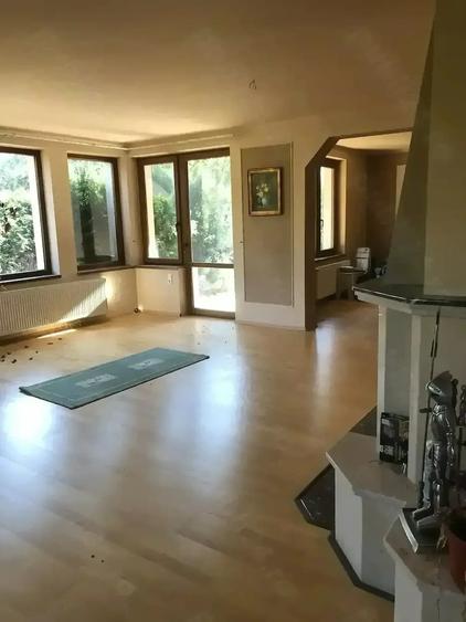 Casă cu Teren 600 Mp în Central