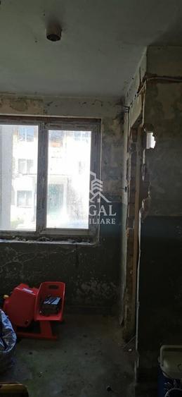 Apartament cu 2 camere semidecomandat în Ghelari