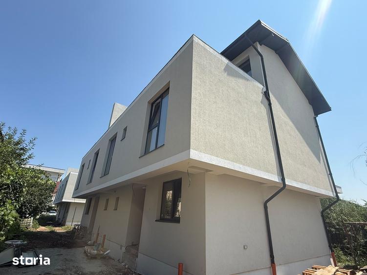 2 Km Metrou Berceni-Casa P+1+M-5 Camere - 2
