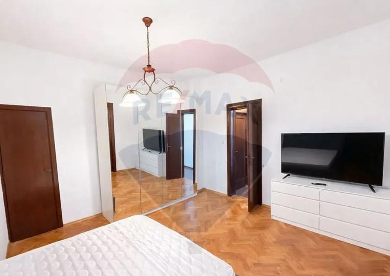 Apartament cu 3 camere decomandat, mobilat în Ștefan cel Mare