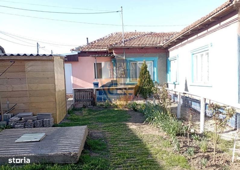 Casă cu 4 camere în Palazu Mare