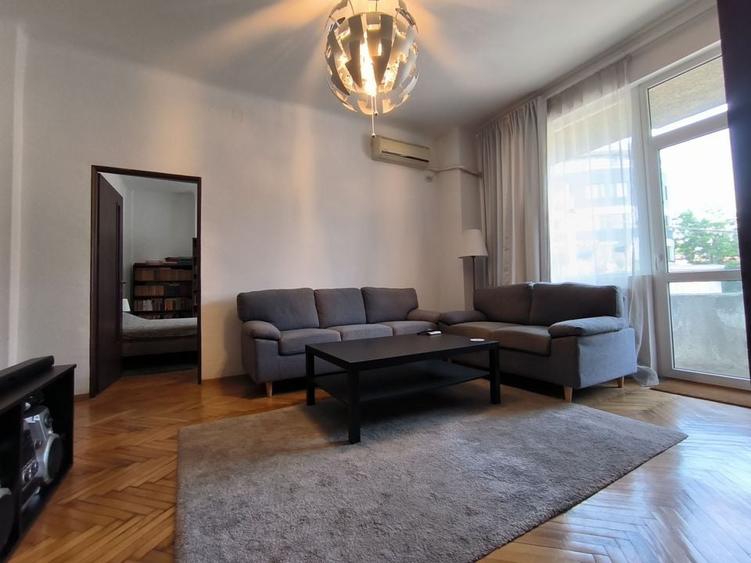 Apartament cu 3 camere semidecomandat în Armeneasca