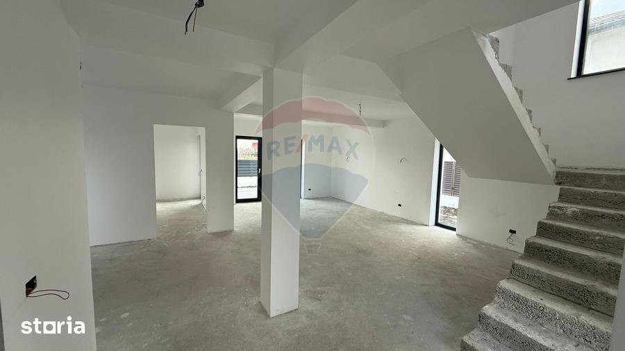 Casa / Vila cu 4 camere Strada Vrancei - 9