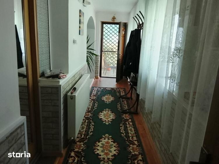 Casa, teren ?i anexe de vanzare in apropiere de Campina - 5