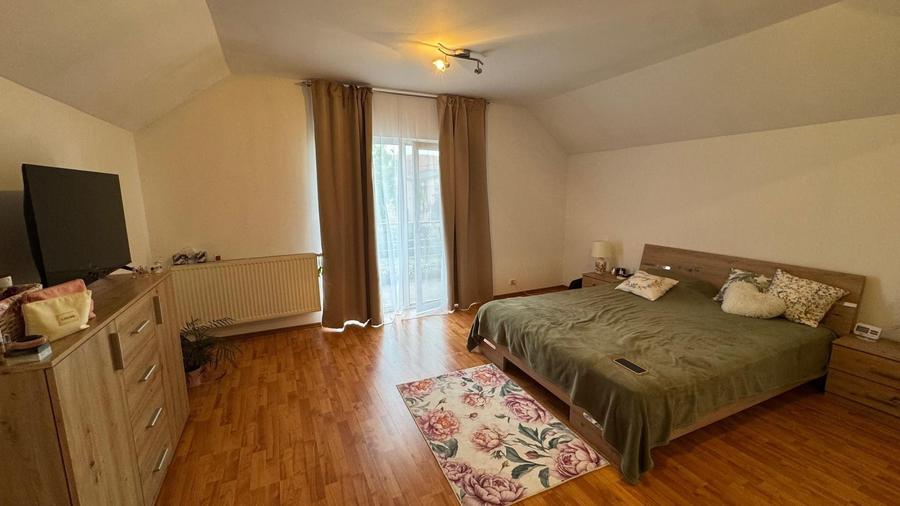 Casă individuală cu 4 camere cu Canalizare în Mehala