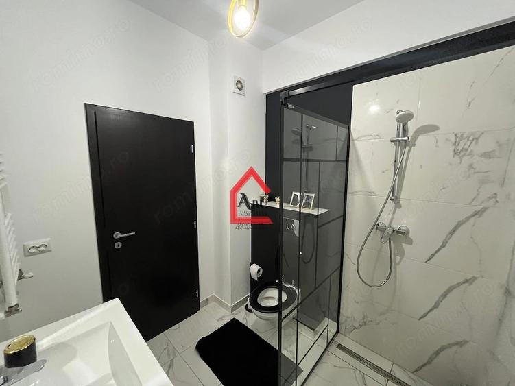 Apartament cu 2 camere semidecomandat în Filiași