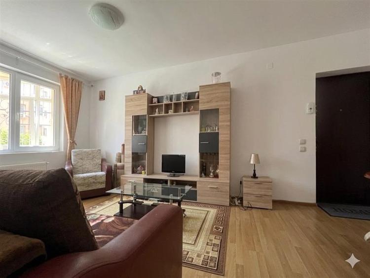 Apartament cu 2 camere nedecomandat, mobilat în Aeroport
