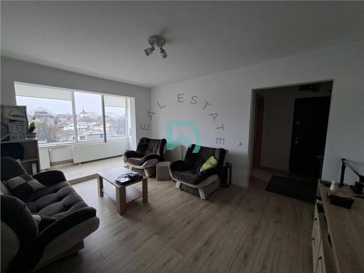 Apartament cu 2 camere semidecomandat în Calea București