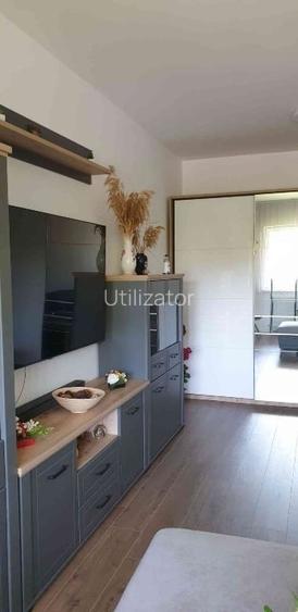 OCAZIE! 2 camere , 2 parcari , 2 A.C. ,mobilat -utilat, decomandat, sector 4