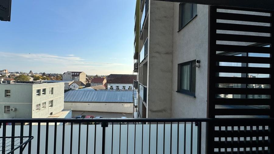 Apartament cu 2 camere nedecomandat în Centru Civic