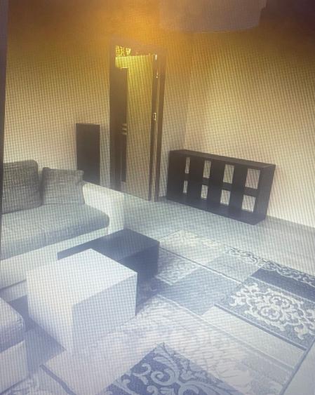 Apartament cu 2 camere semidecomandat în Tei
