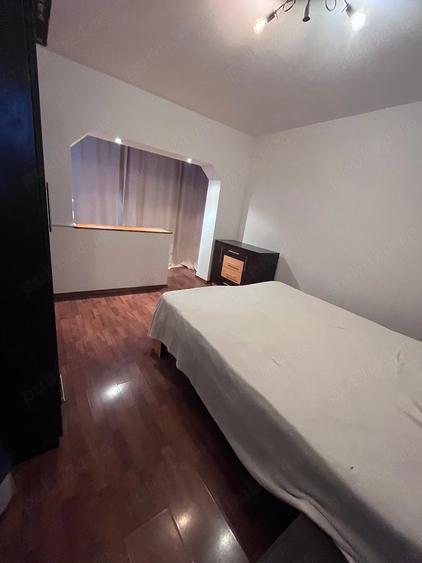 Apartament cu 3 camere semidecomandat în Soarelui