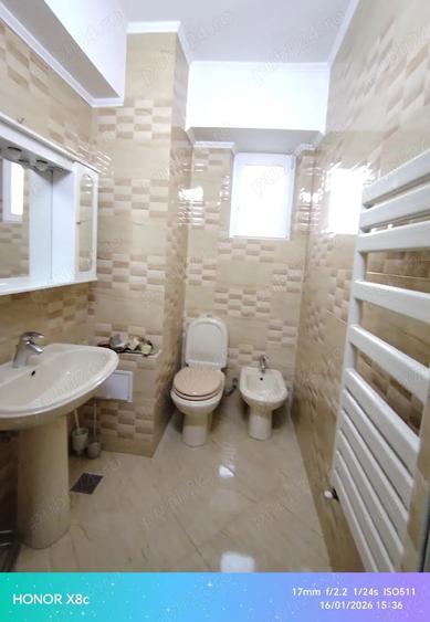 Apartament cu 4 camere decomandat în Hala Centrală