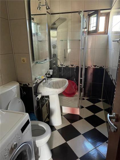 Apartament cu 3 camere decomandat în Medicină