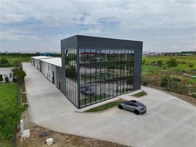 Spațiu industrial, de 1,150 mp, în Central