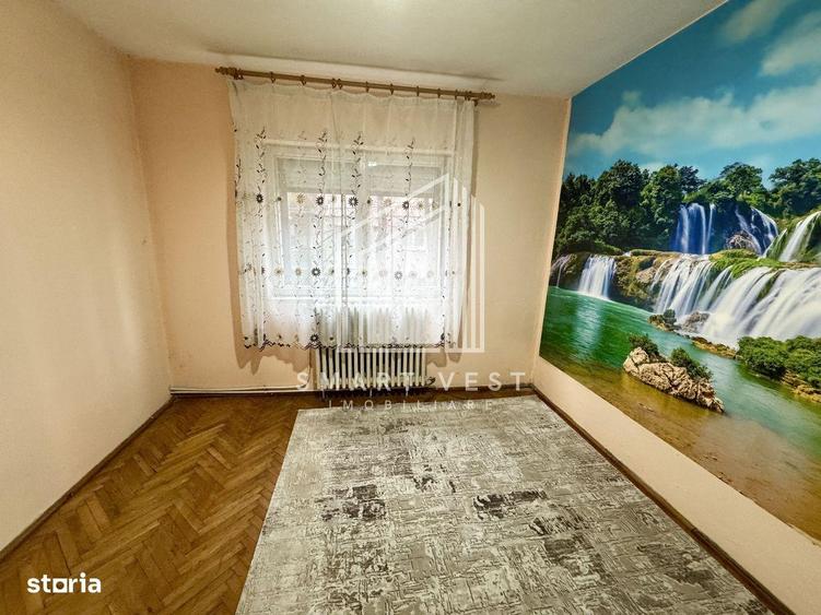 Apartament cu 4 camere decomandat în Micro 16