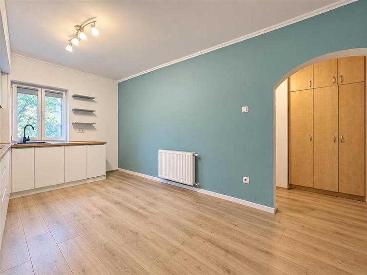Apartament cu 3 camere nedecomandat în Rogerius