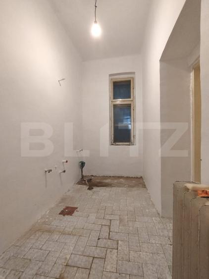 Casă individuală cu 6 camere cu Teren 365 Mp în Bălcescu