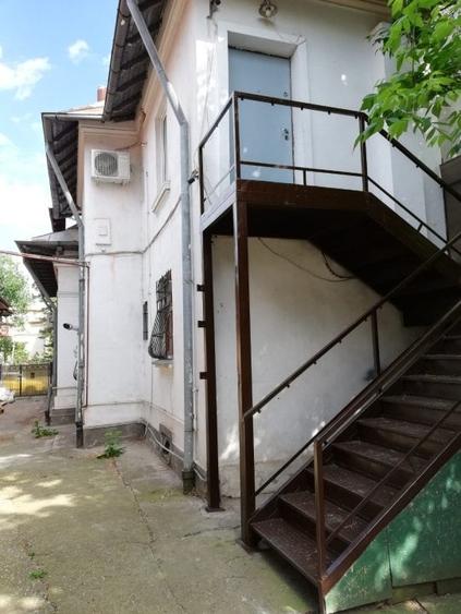 Casă individuală cu 4 camere cu Teren 200 Mp în Calea Călărașilor