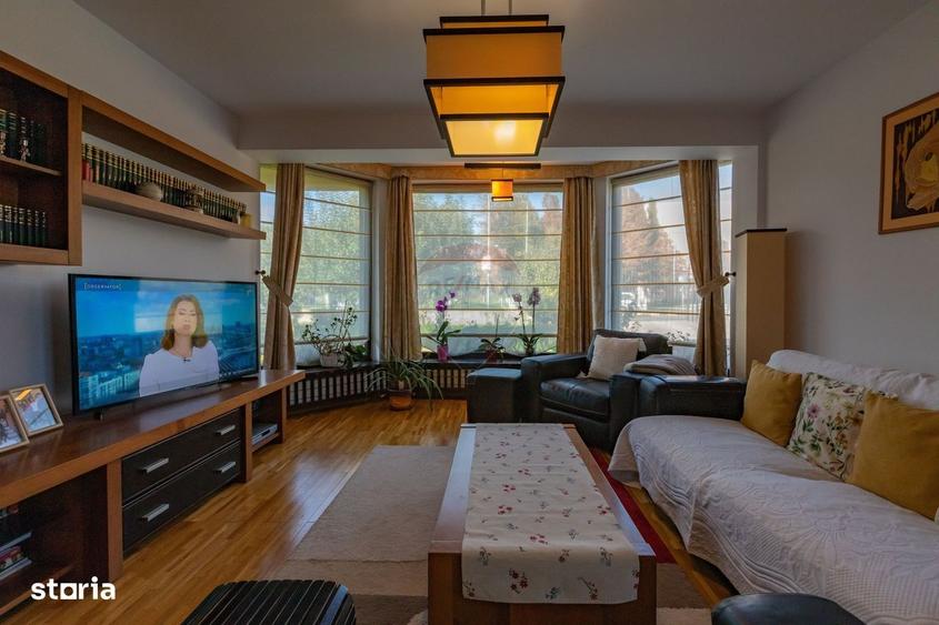 Casă cu 4 camere cu Teren 1617 Mp în Central