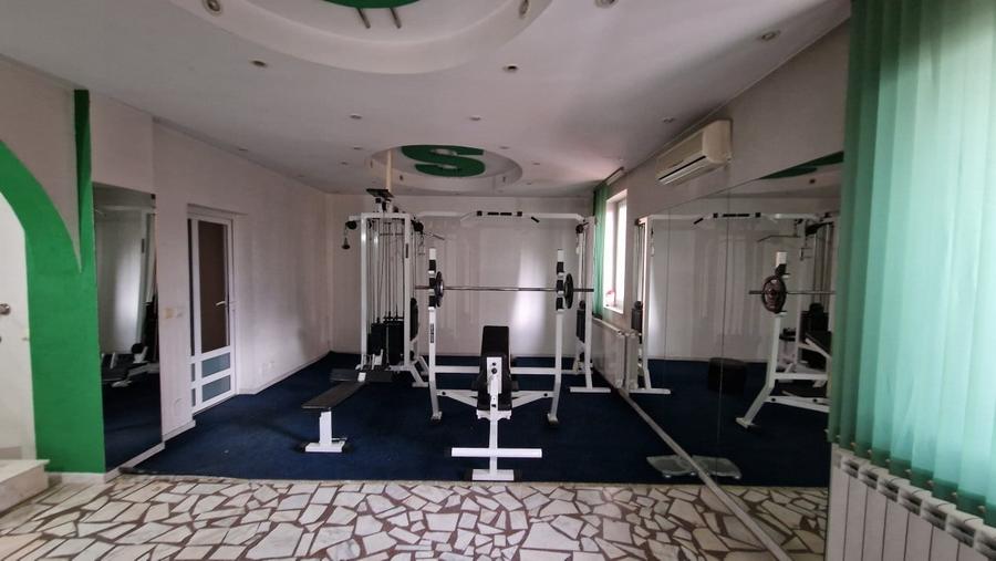 Casă individuală cu 7 camere cu Piscina în Sălaj