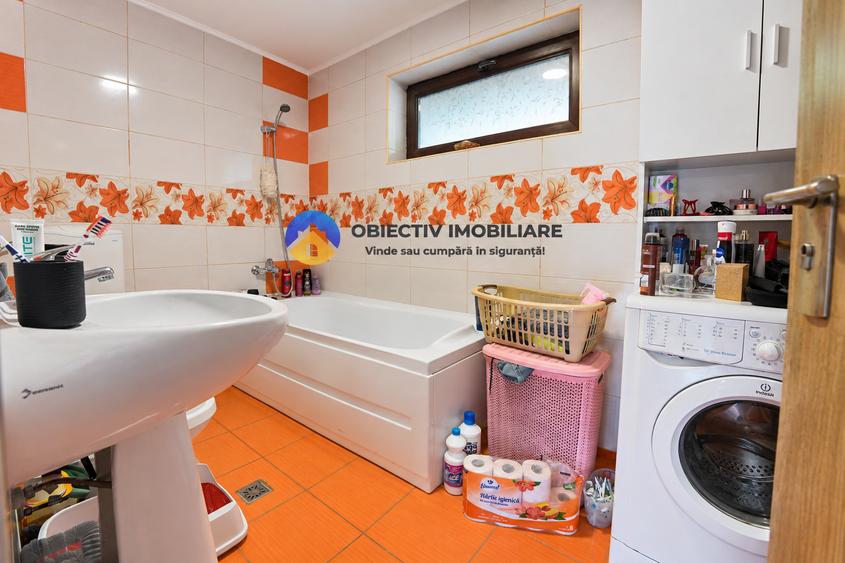Casă individuală cu 7 camere cu Canalizare în Sărata