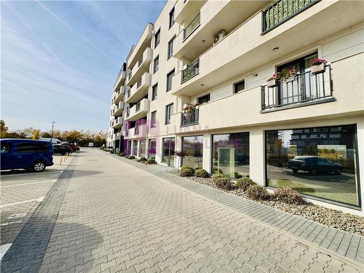 Apartament cu 3 camere decomandat, mobilat în Exterior Vest