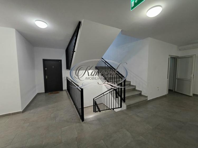 Apartament cu 3 camere semidecomandat, mobilat în Între Lacuri