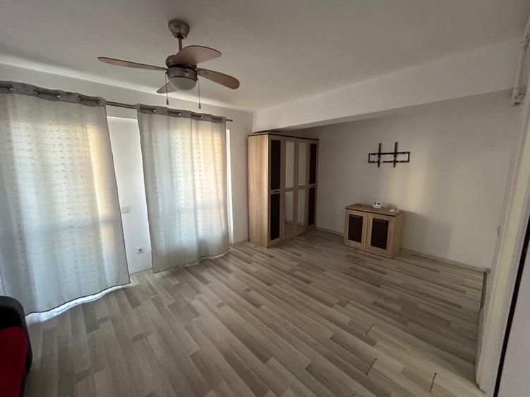 Garsonieră decomandată în Runcu