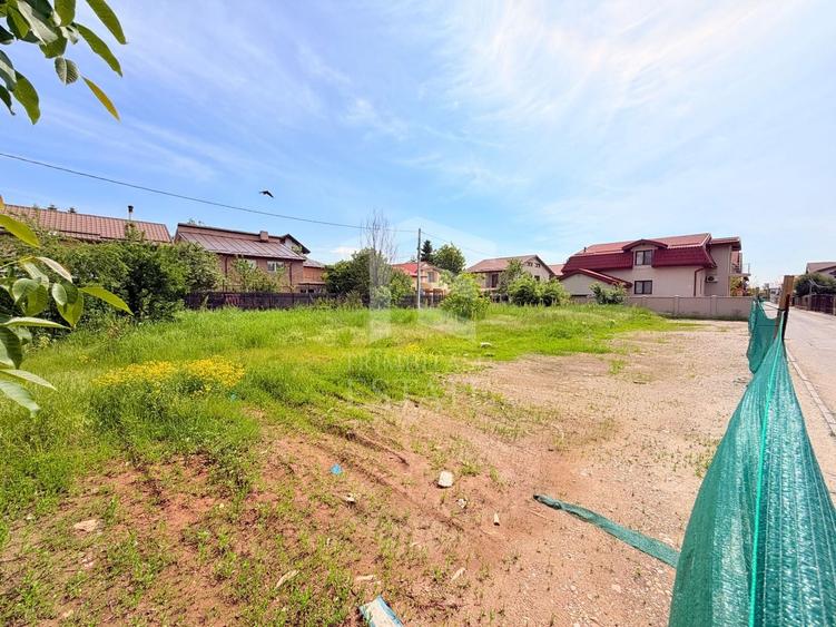Teren construcție, în Militari