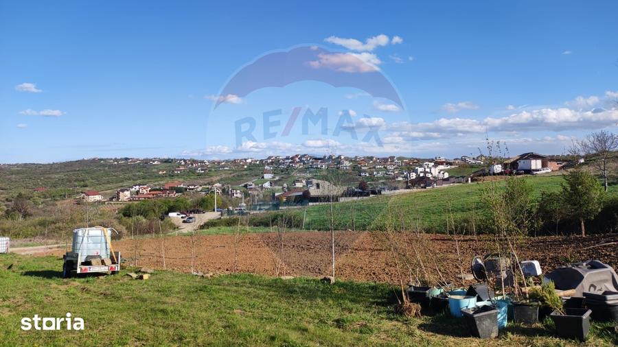 Teren de 1200 mp, în Iorga