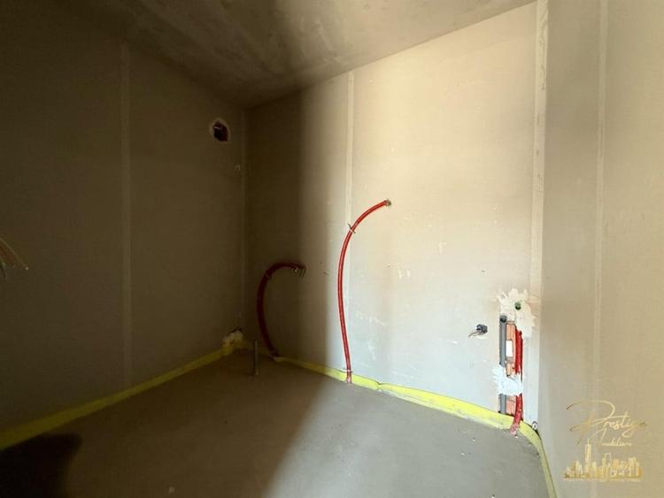Apartament cu 3 camere semidecomandat în Cetății