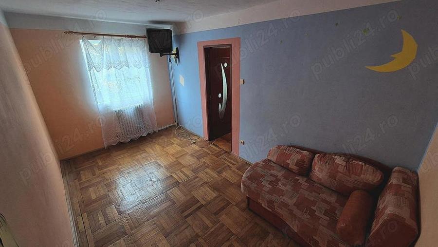 Apartament cu 3 camere semidecomandat în Lugoj
