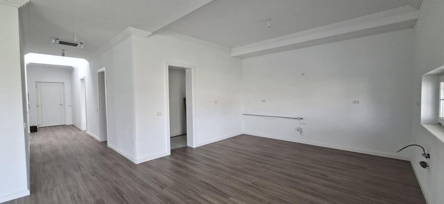 Casă individuală cu 4 camere cu Canalizare în Sânandrei