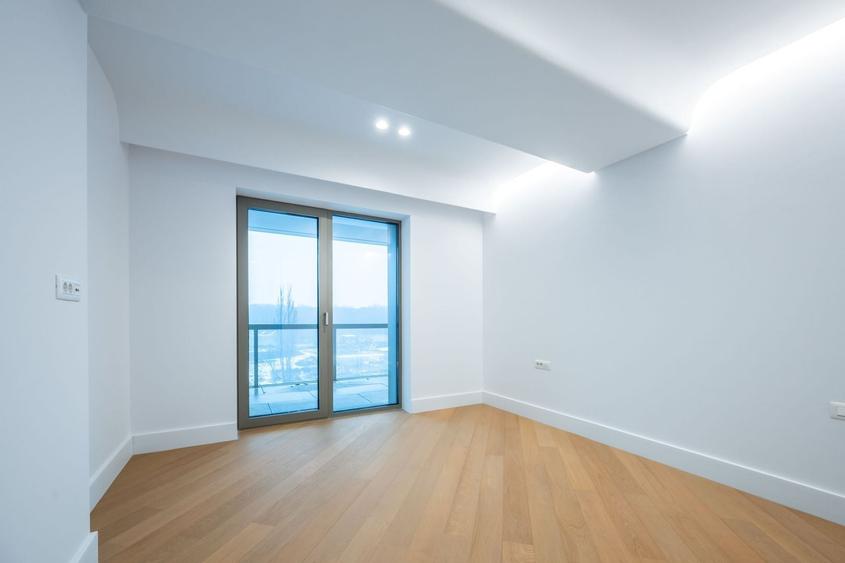 Apartament cu 3 camere decomandat în Pipera