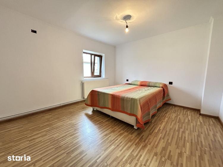 Casă cu 6 camere cu Teren 1150 Mp în Odobești