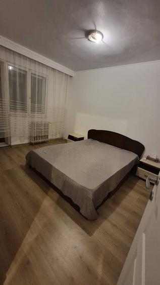 Apartament cu 3 camere decomandat în Brâncoveanu