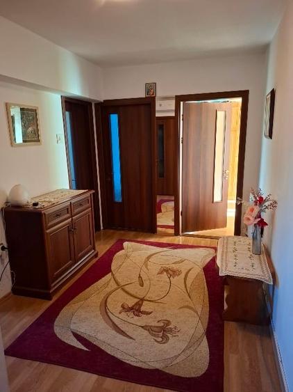 Apartament cu 2 camere decomandat, mobilat în Mărăței