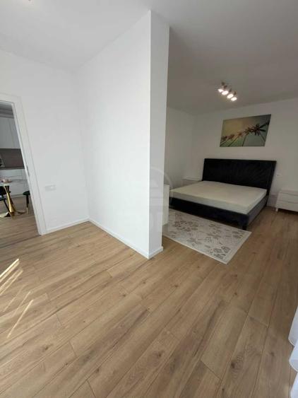 Apartament cu 2 camere semidecomandat în Florești