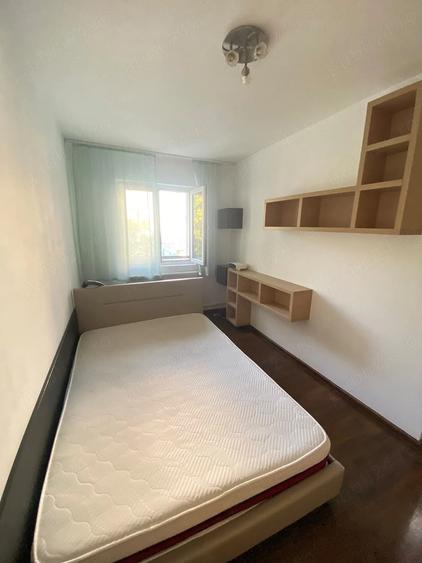 Apartament cu 2 camere semidecomandat în Podu Roș