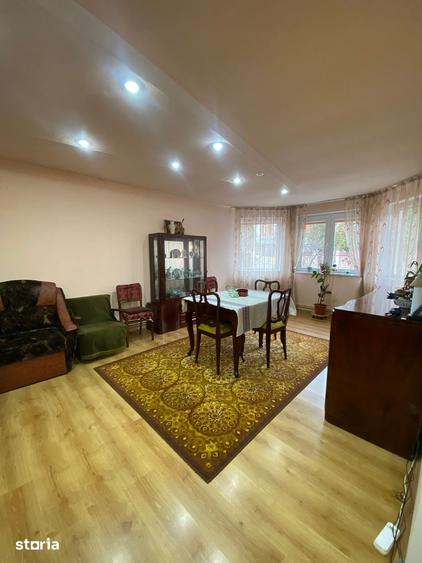 Casă cu 3 camere cu Teren 500 Mp în Central