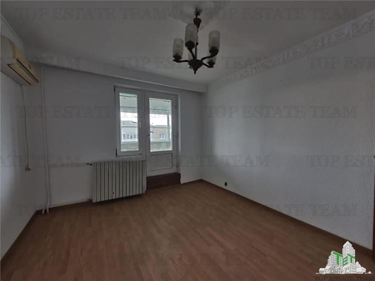 Apartament cu 5 camere decomandat, mobilat în Sud