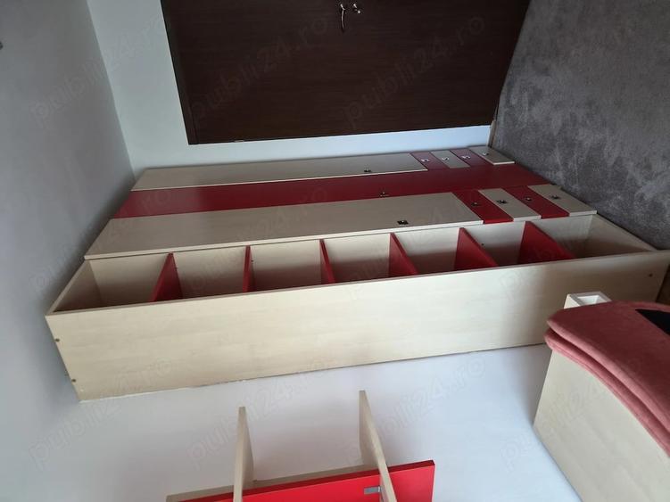 Apartament cu 4 camere decomandat în Complex Studențesc
