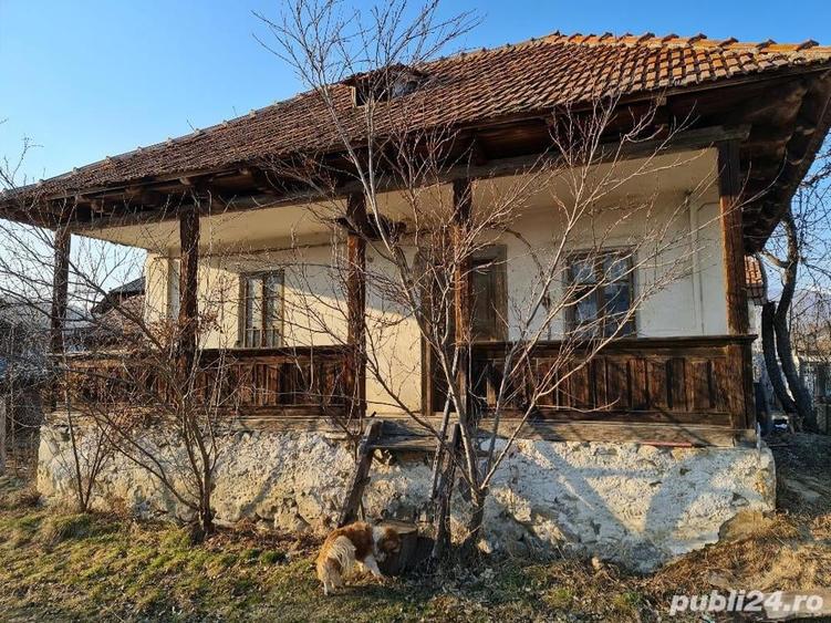 Casă cu 2 camere în Costești