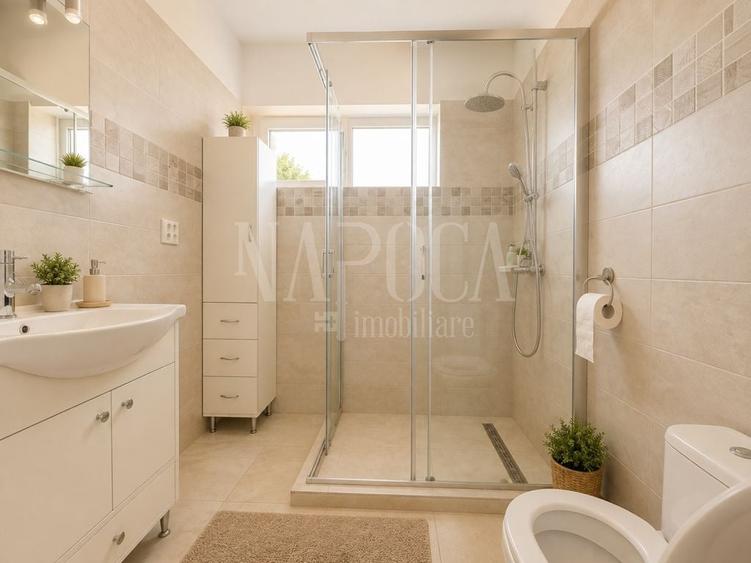 Penthouse cu 4 camere semidecomandat în Între Lacuri