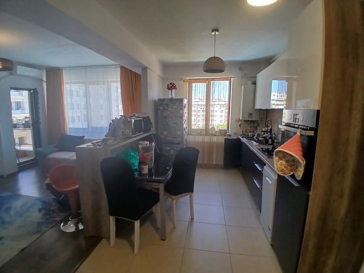 Apartament cu 2 camere decomandat în Km 5