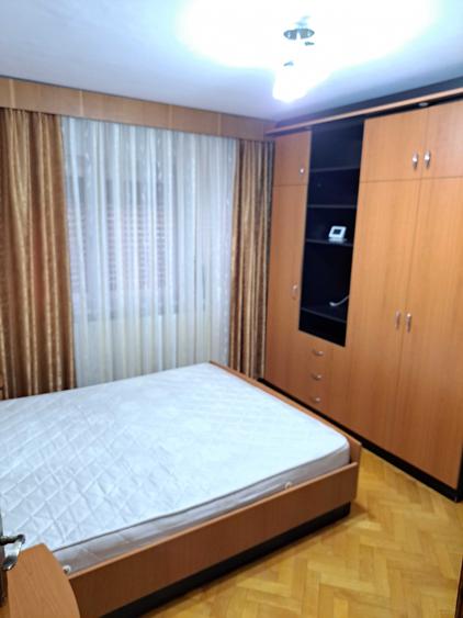 Apartament cu 2 camere decomandat în Sărari